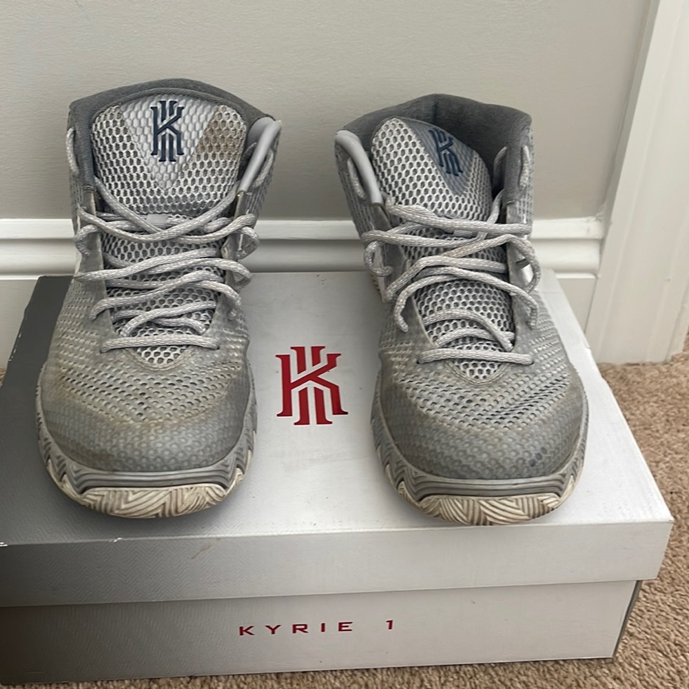 Nike Kyrie 1 sneakers